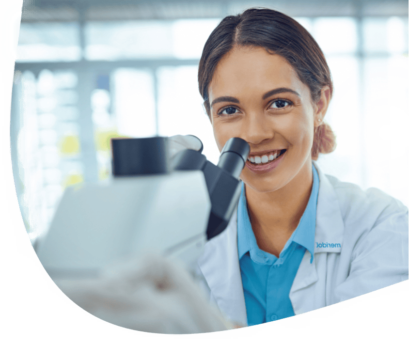 ילדה מודאגת מרופא שיניים